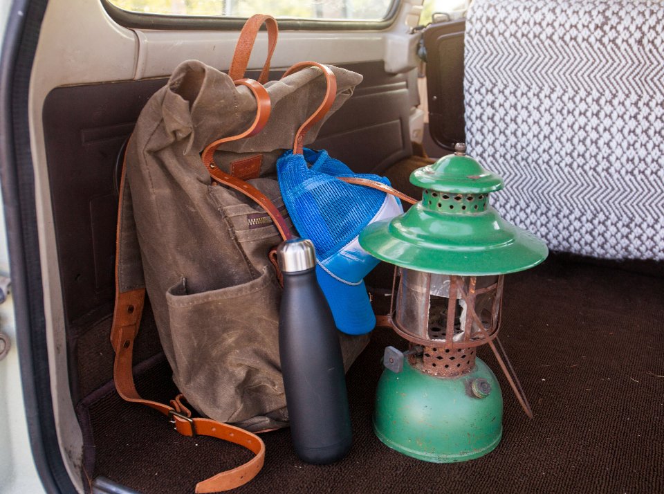 Sac NOMAD 25L chargé pour un départ en voyage